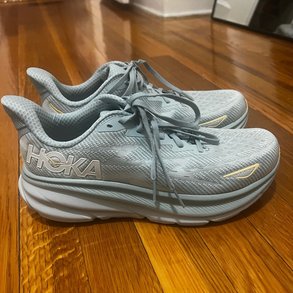 Hoka Clifton 9 men’s sneakers